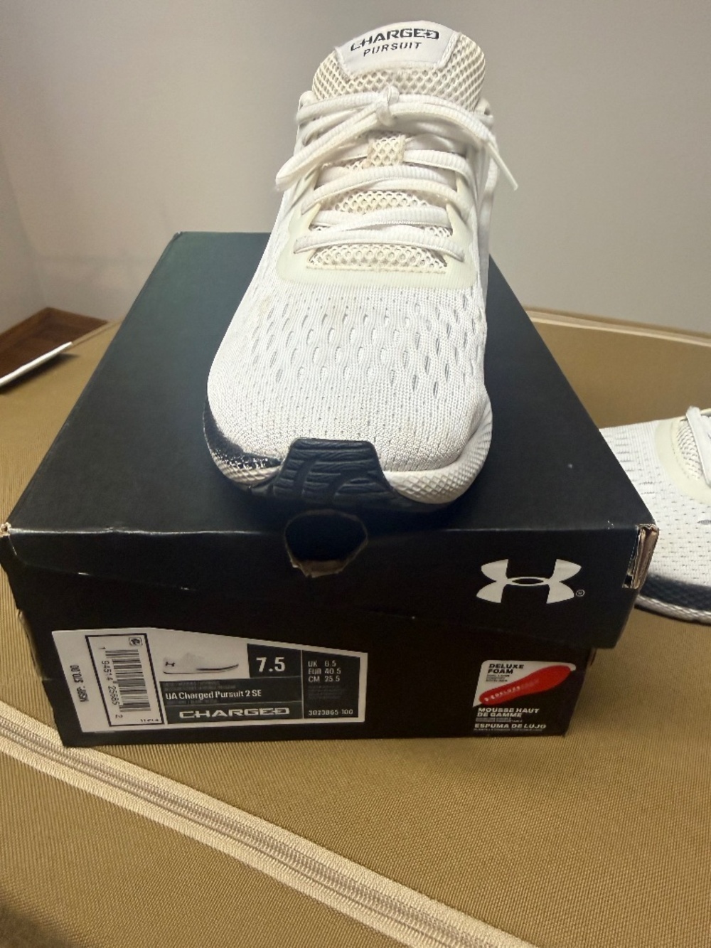 Under Amour White/Black Men shoes 7.5